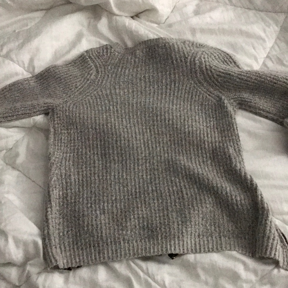 Grey Jessica Simpson sweater - Picture 3 of 4